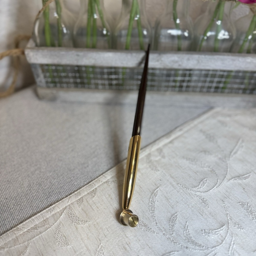 Sheaffer Ballpoint Pen with Socket. Brown and Gold Tone‎ White Dot